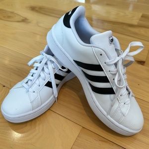 Adidas shoes size 8 women’s